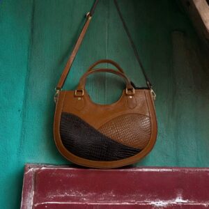 Two-Tone Textured Leather Handbag – Elegant & Versatile